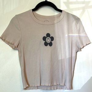 Cropped Shirt with Smiling Flower and Lettuce Trim